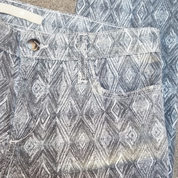 " Joe " modern print jean - Picture 7 of 8